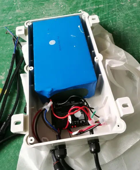 Split solar light of lithium battery pack