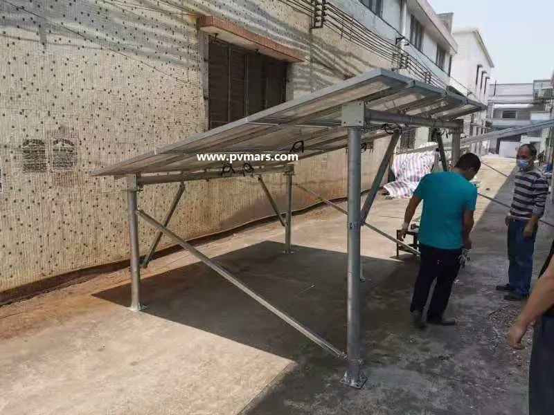 Solar panel mounting bracket with helical piles