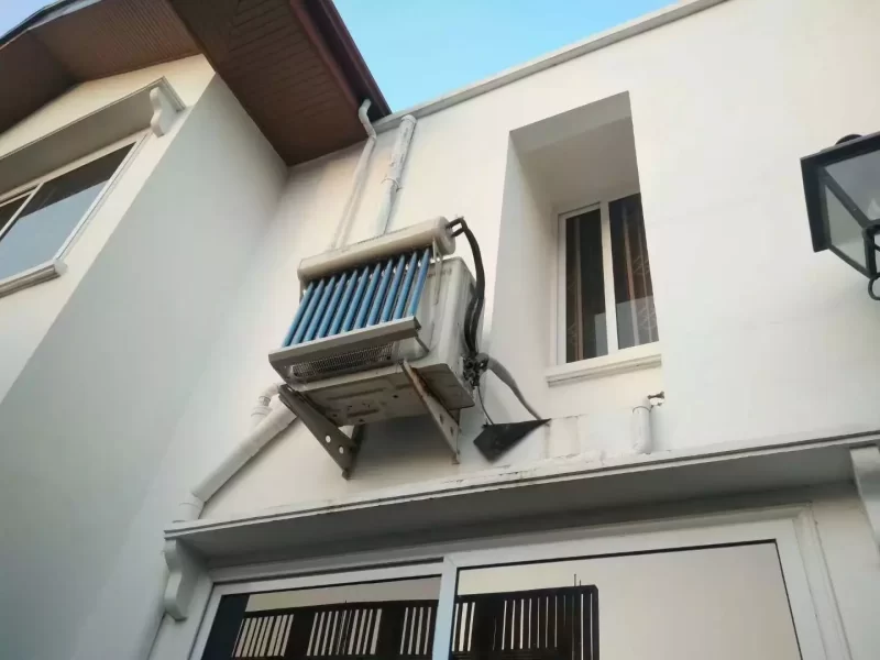 Cooling 5 bedrooms of hybrid vacuum tube solar air